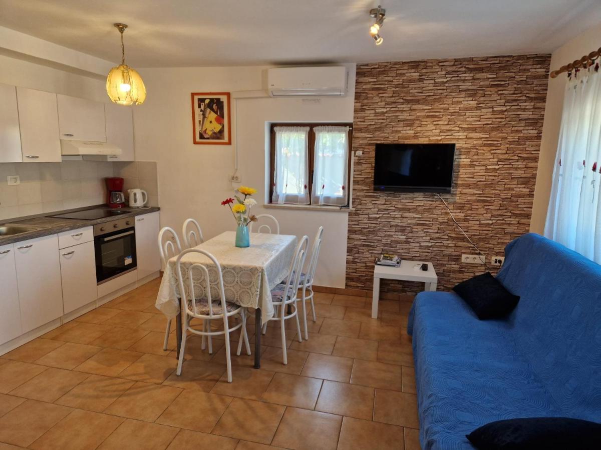 Apartman Aja Kaštelir Eksteriør billede